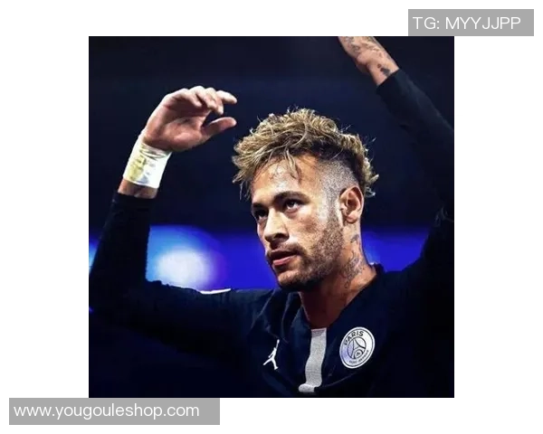 内马尔长发造型引领足球时尚潮流成为球场上的风格标杆